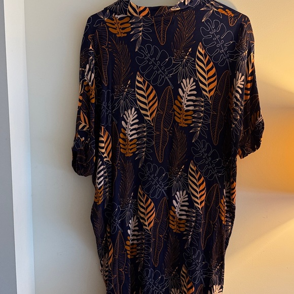 Ava Sky Leaf Print Button-Up Shirt dress - Picture 3 of 3